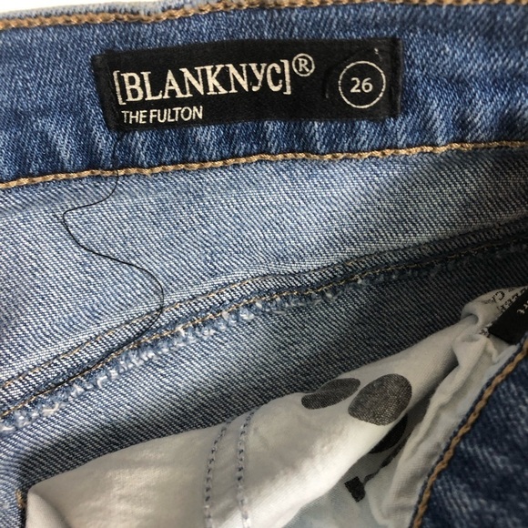 Blank NYC The Fulton Denim Jean Shorts Sz 26 Ripped Mid-rise Cuffed Raw Hem Blue - Picture 10 of 10